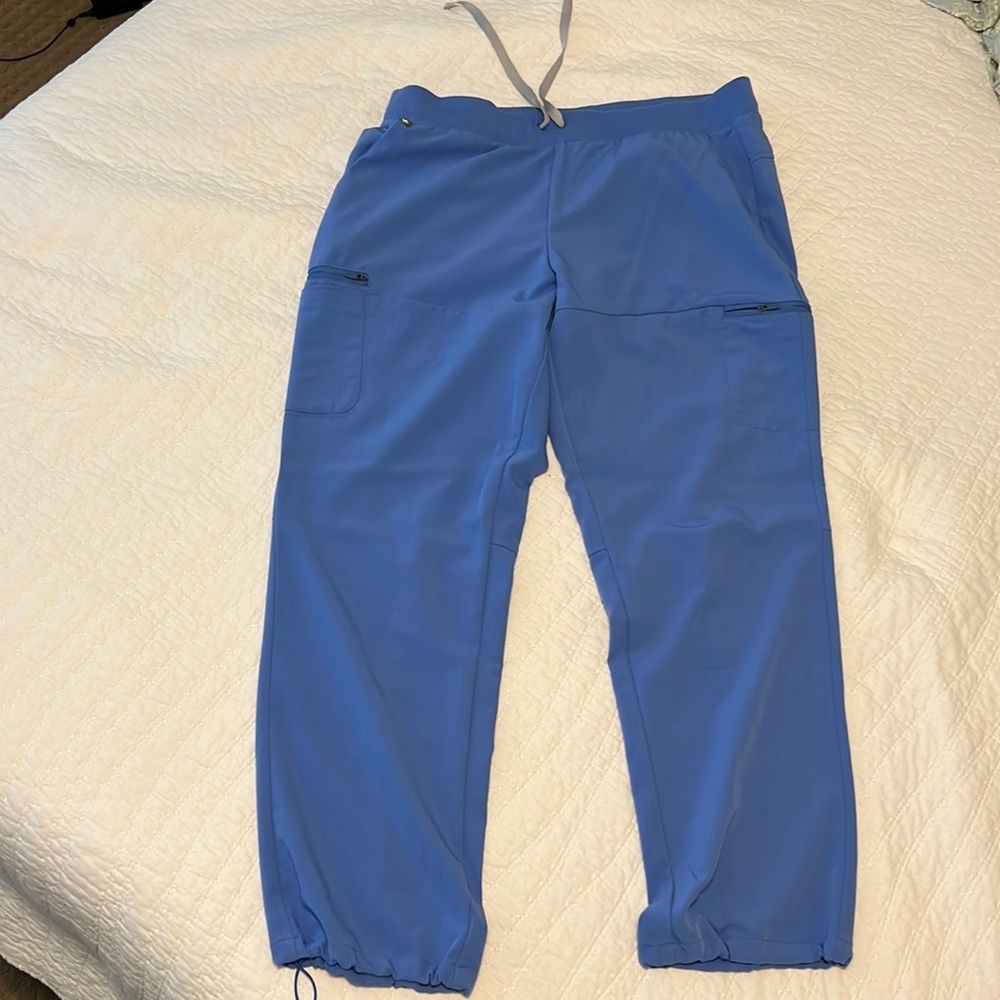 Scrubs; Kade Cargo Scrub Pants by Figs